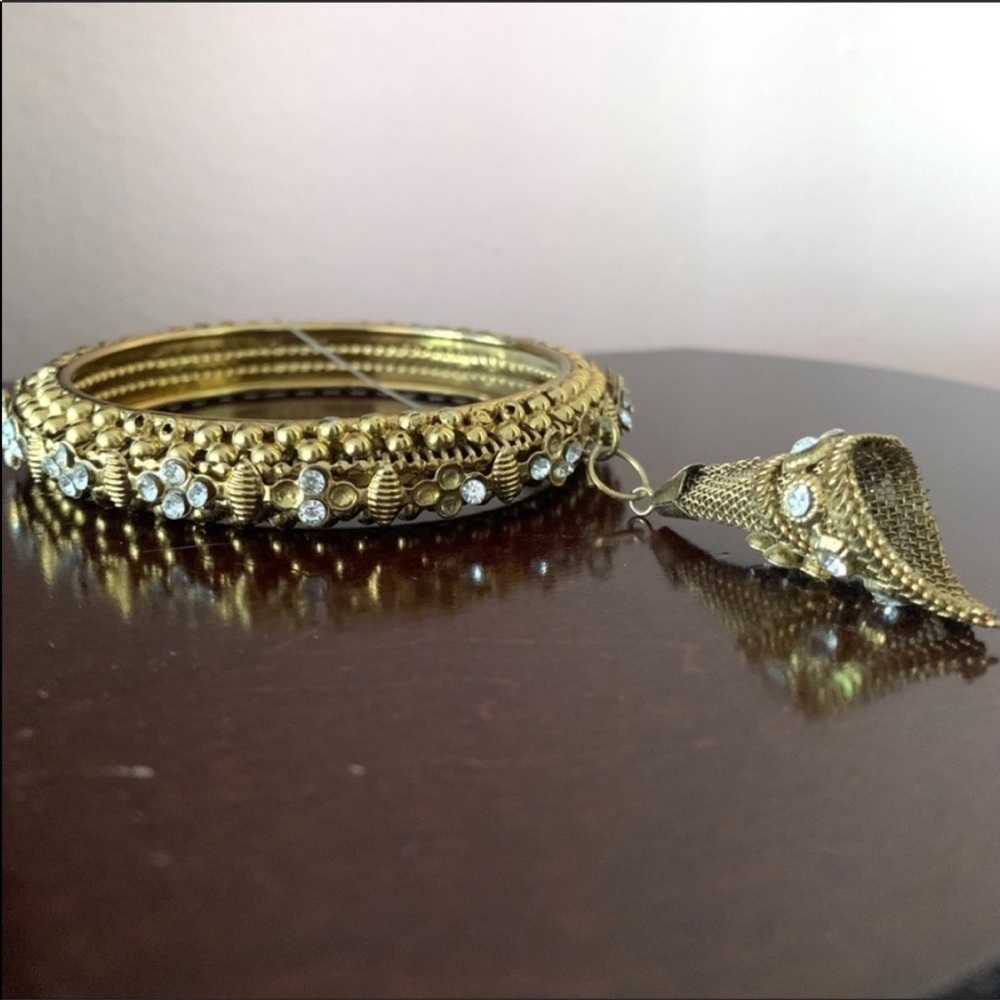 NWT Sabhyata gold tone Indian kara bangle Bollywood statement bracelet cocktail